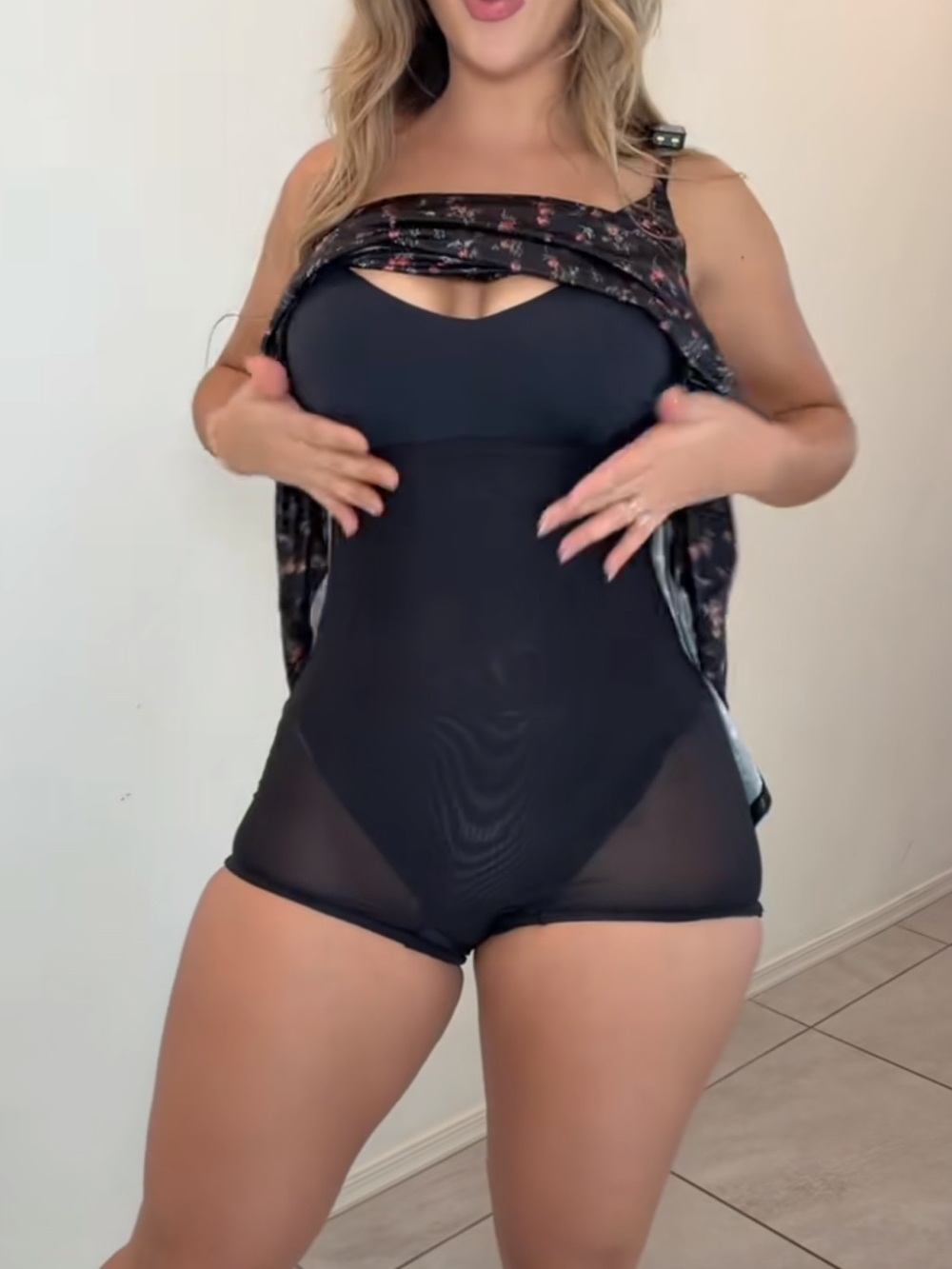 Built-in shapewear dress| Black Floral A-Line Mini Dress - Picture 3 of 3